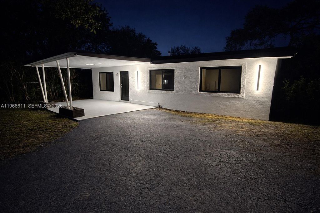 Photo of 6849 SW 12th St, Pembroke Pines, FL 33023 (MLS # A11966611)