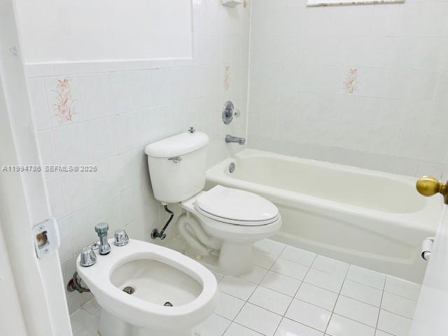 VALENCIA VILLAS CONDO - Residential Lease