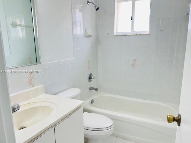 VALENCIA VILLAS CONDO - Residential Lease