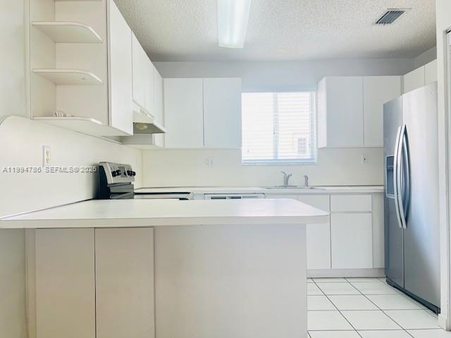 VALENCIA VILLAS CONDO - Residential Lease