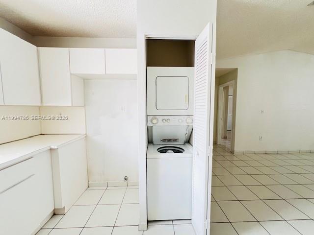 VALENCIA VILLAS CONDO - Residential Lease