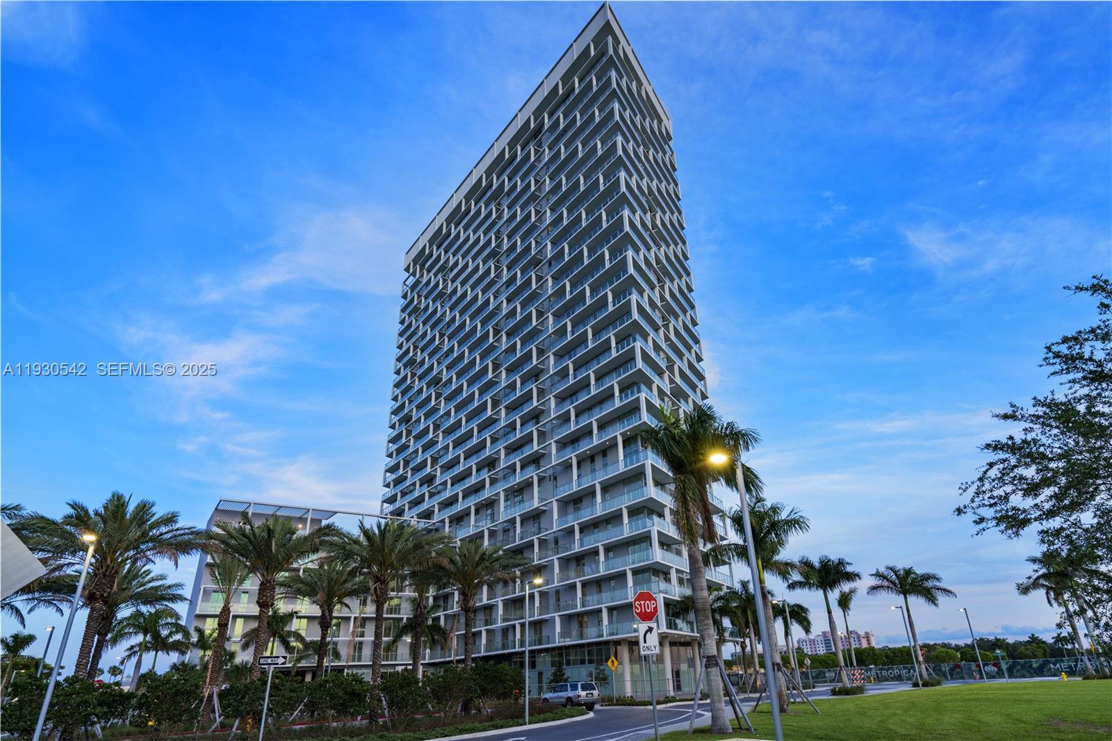 METROPICA NORTH TOWER ONE - Residential