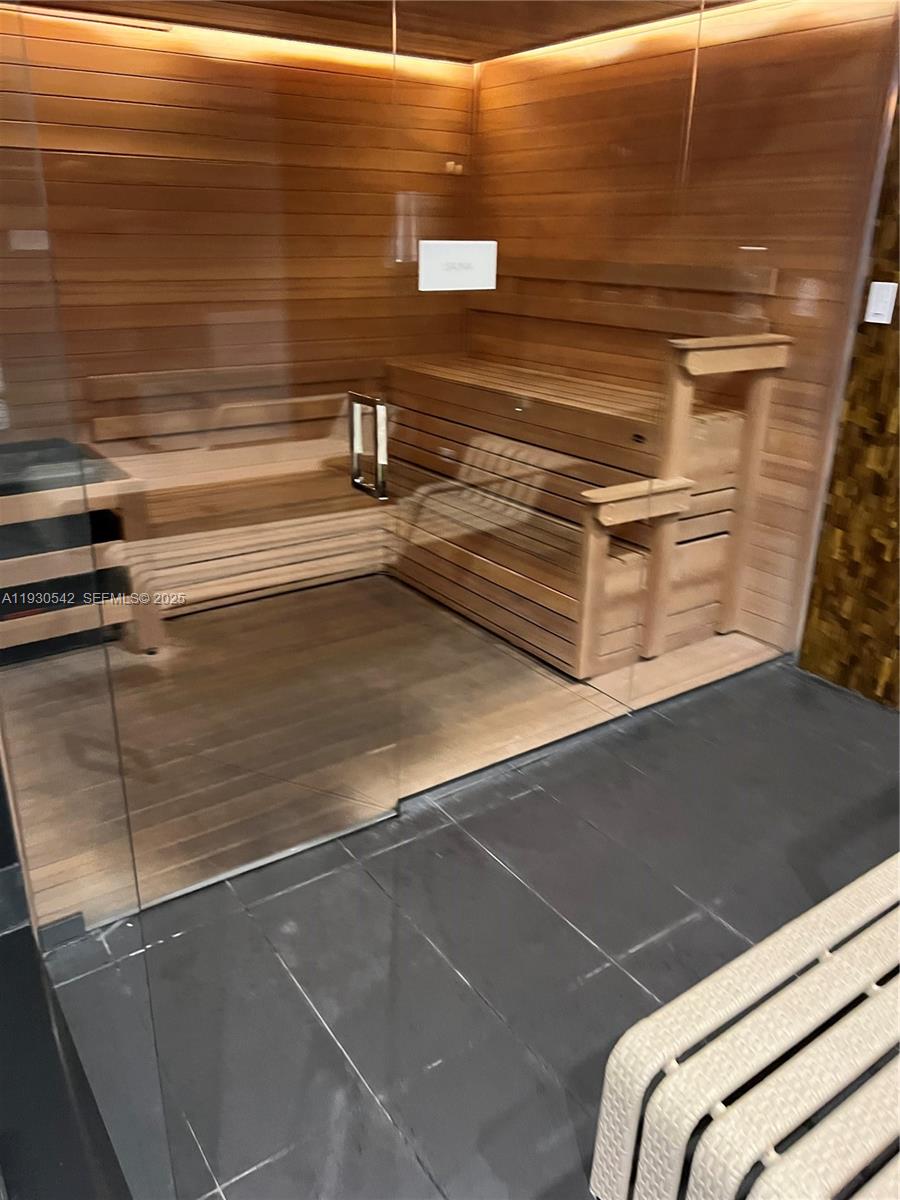 METROPICA NORTH TOWER ONE - Residential