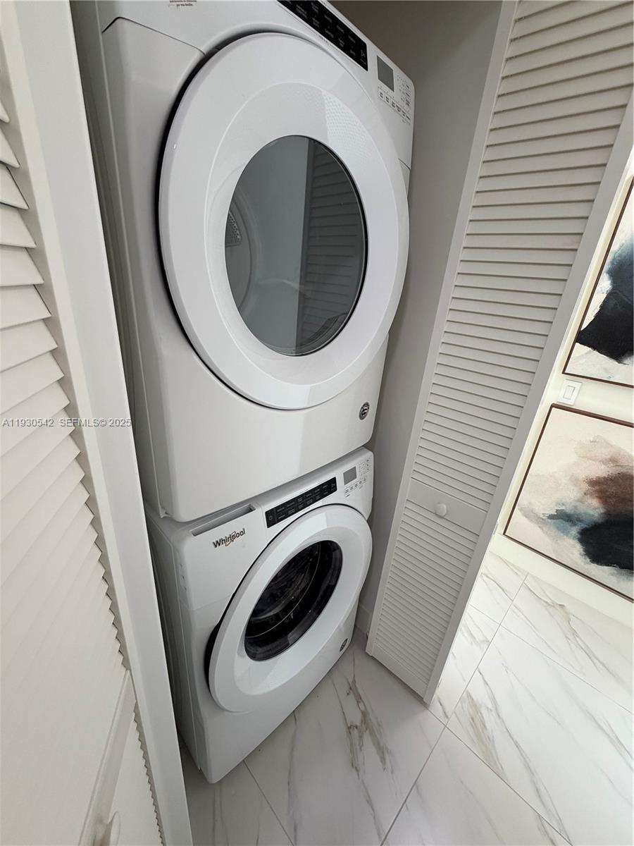 METROPICA NORTH TOWER ONE - Residential