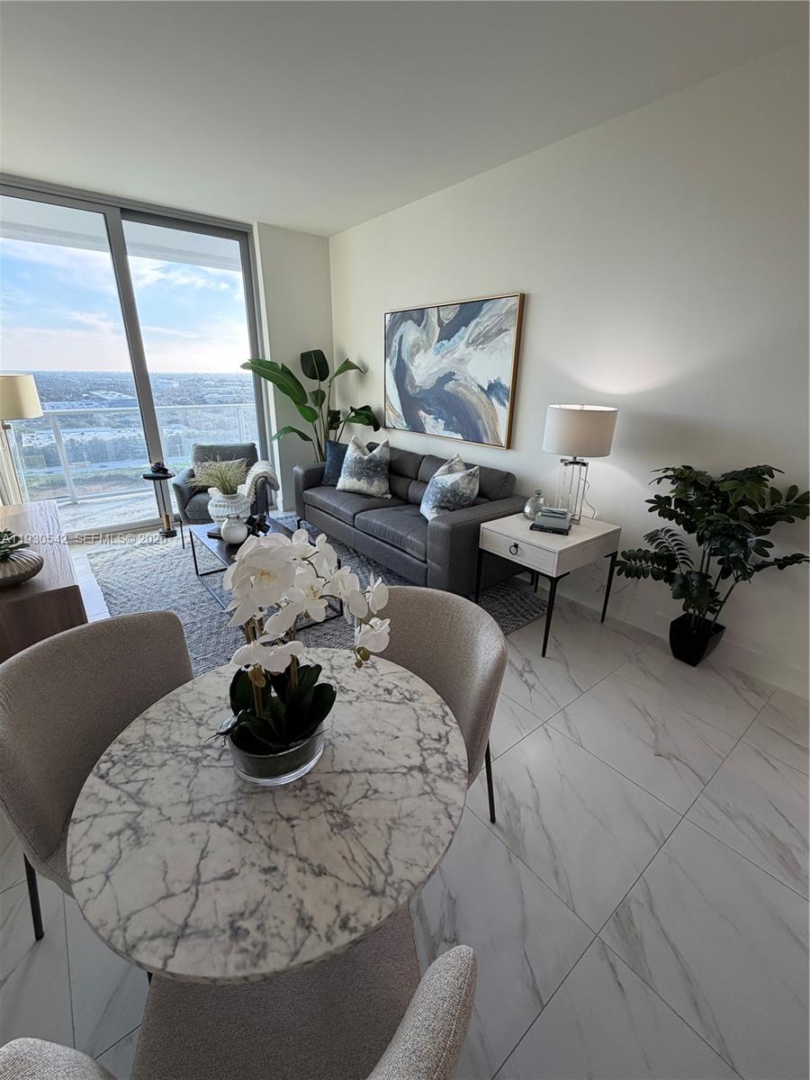 METROPICA NORTH TOWER ONE - Residential