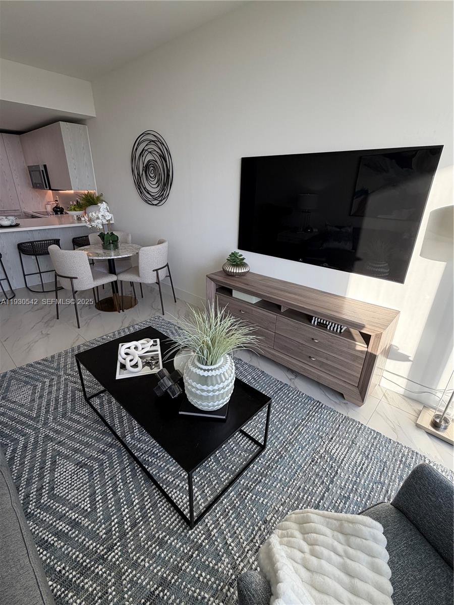 METROPICA NORTH TOWER ONE - Residential