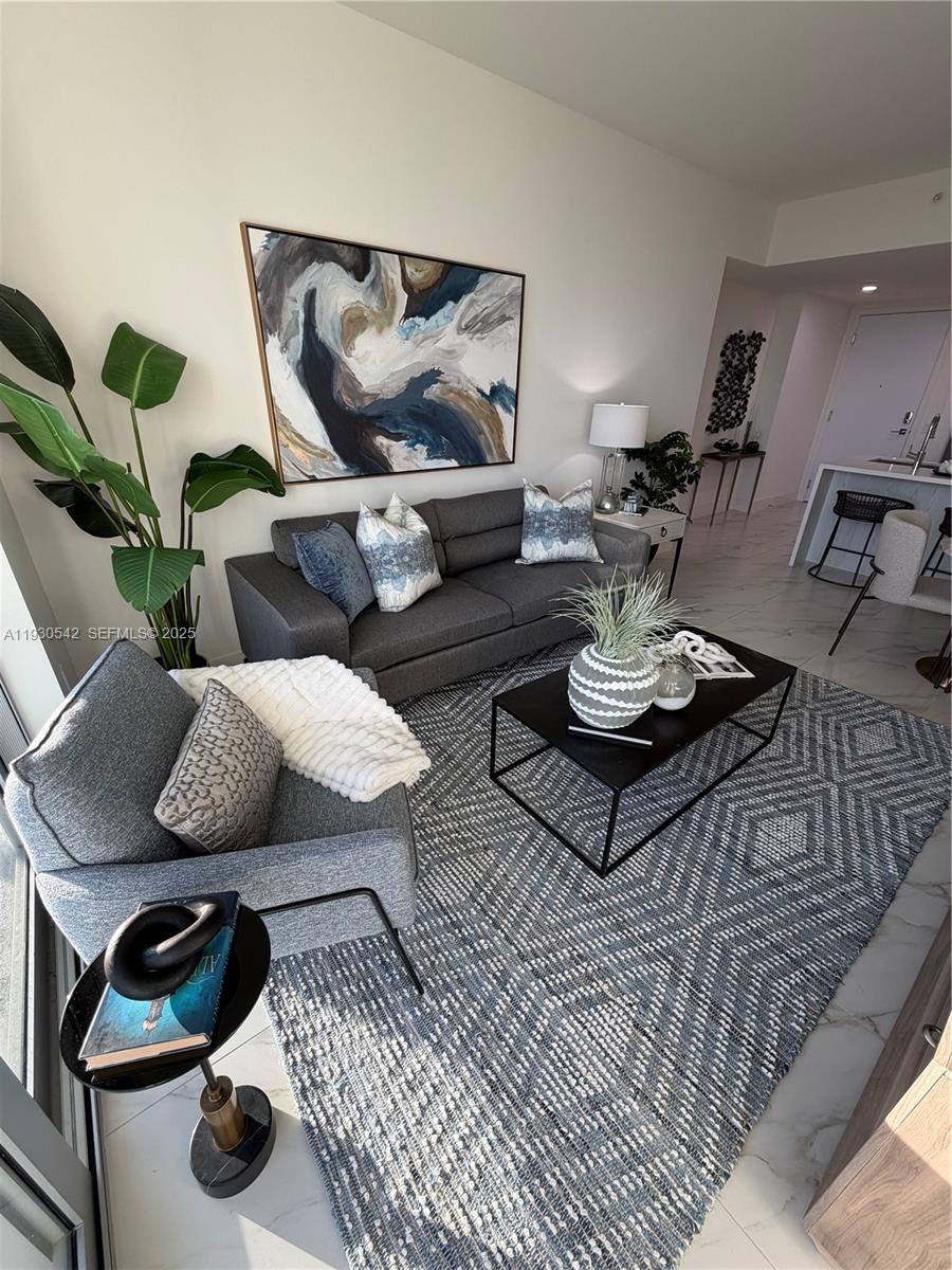 METROPICA NORTH TOWER ONE - Residential