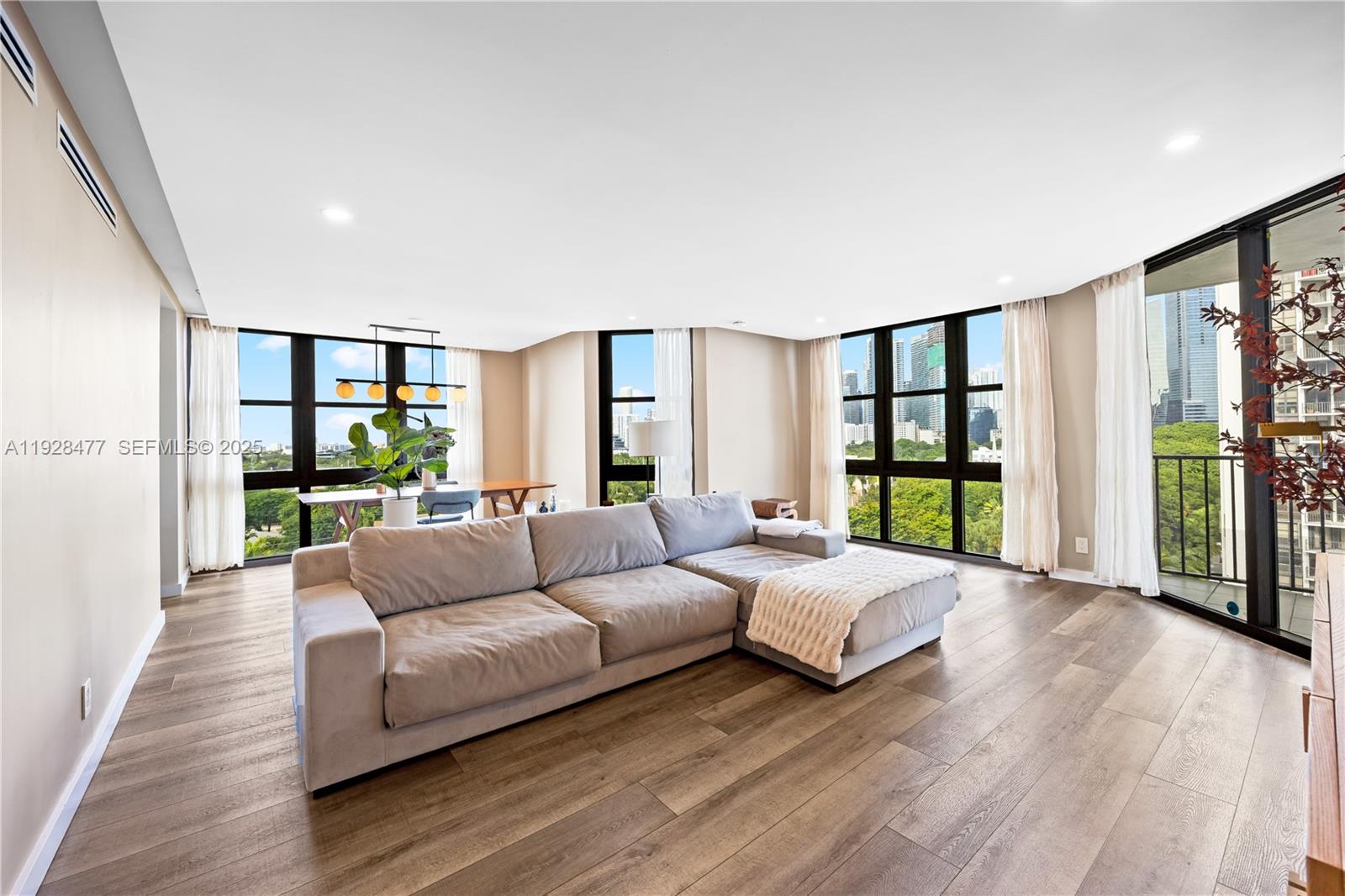 1915 Brickell Ave 1001