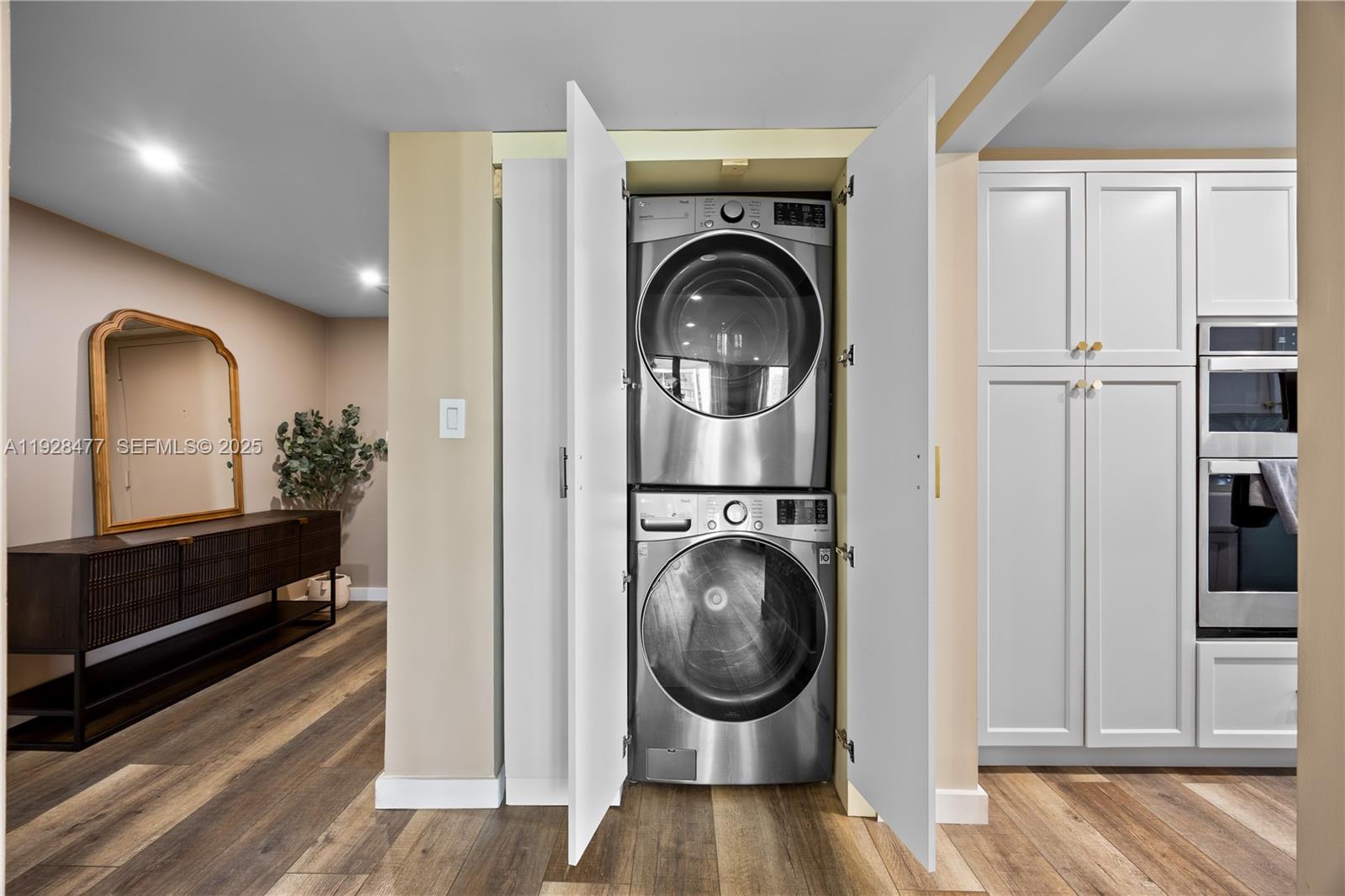 BRICKELL PLACE PHASE II C - Residential