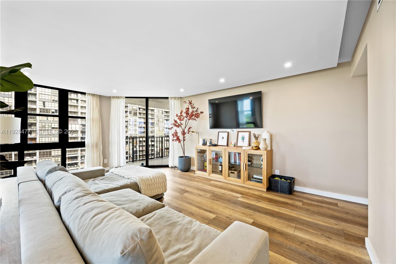 1915 Brickell Ave 1001