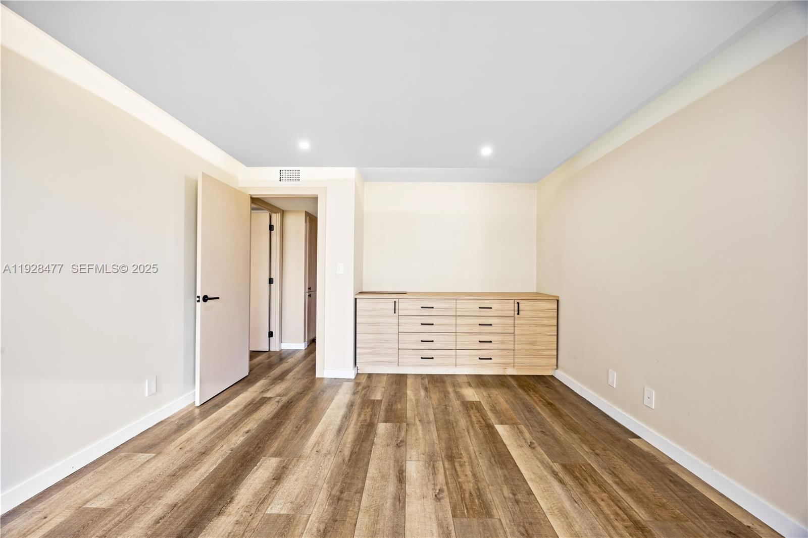 BRICKELL PLACE PHASE II C - Residential