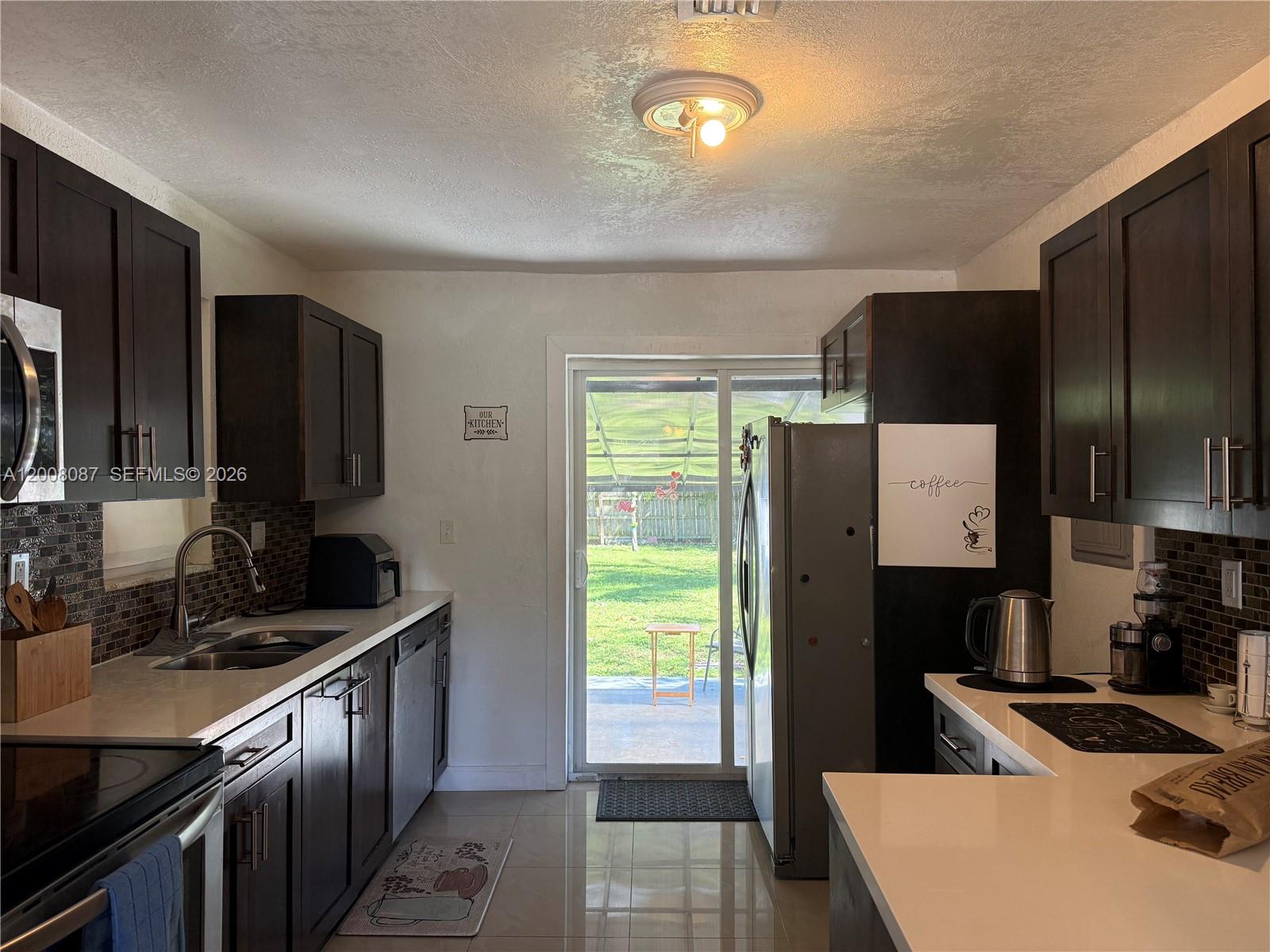 HOLLYWOOD PARK - Residential