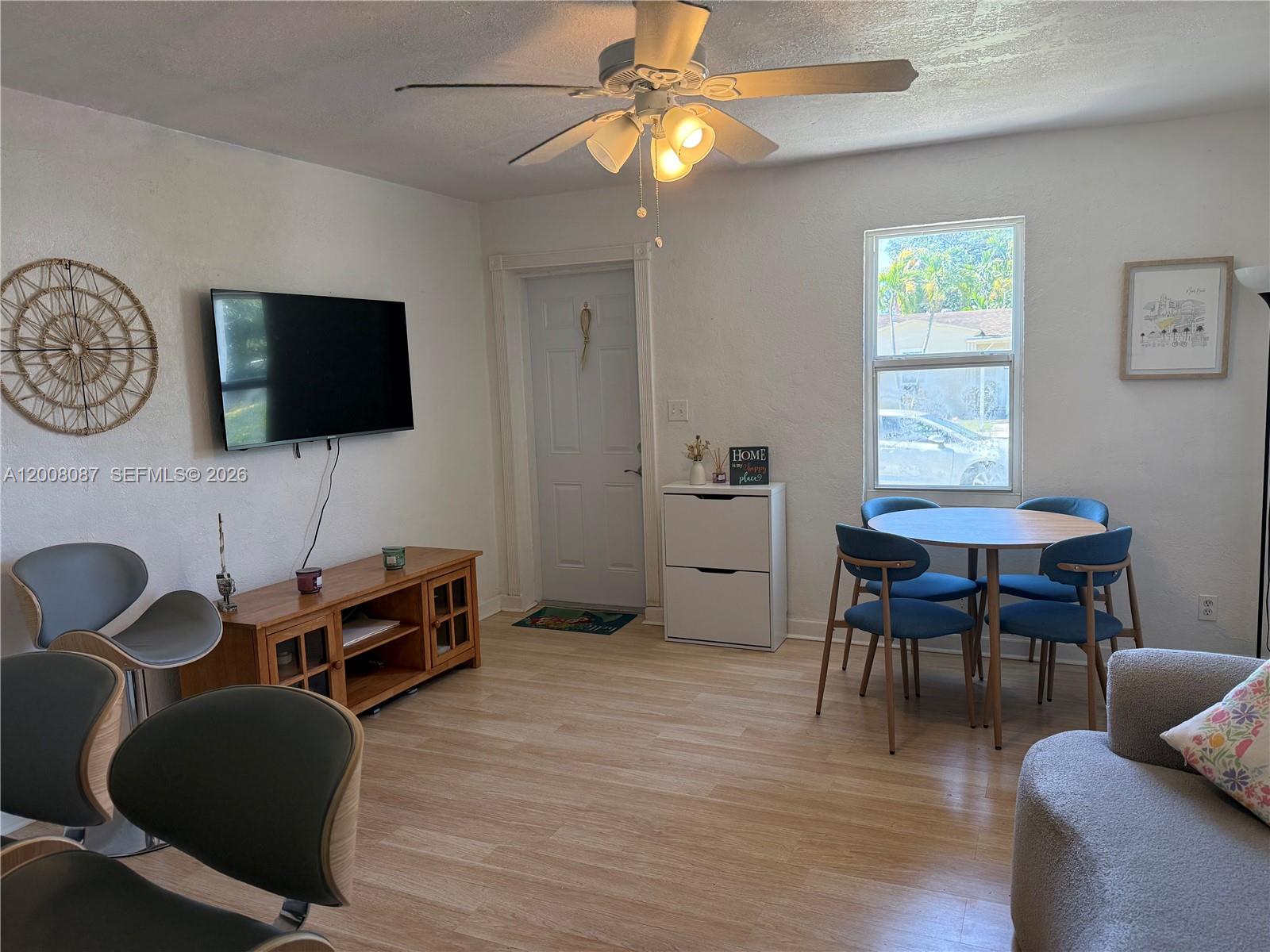 HOLLYWOOD PARK - Residential