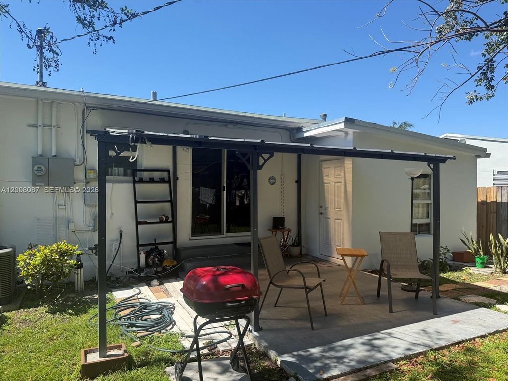 Photo of 2323 Cleveland St, Hollywood, FL 33020 (MLS # A12008087)