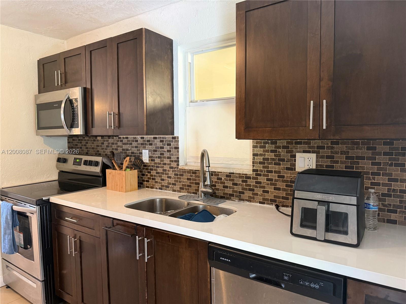 HOLLYWOOD PARK - Residential