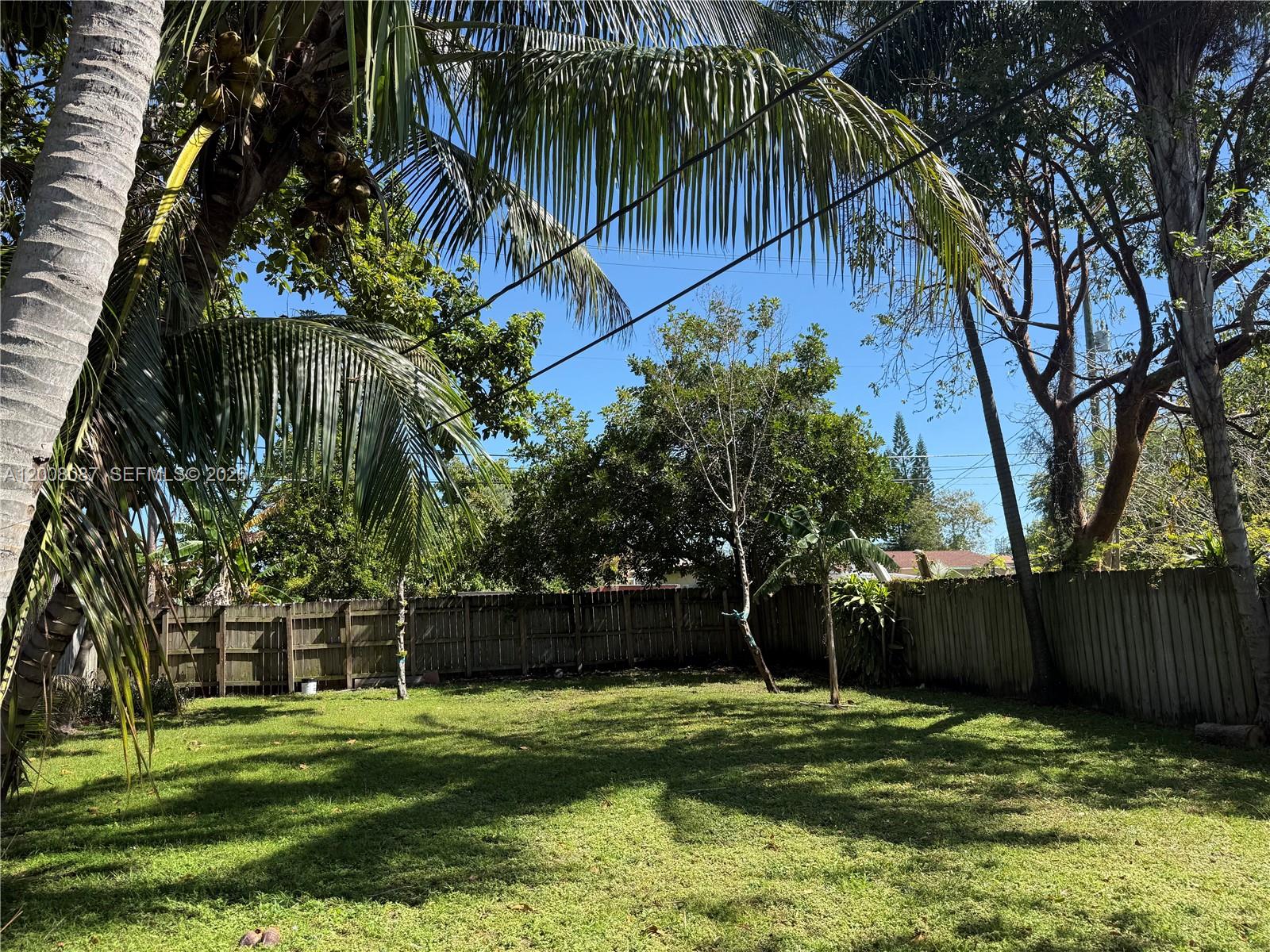 HOLLYWOOD PARK - Residential