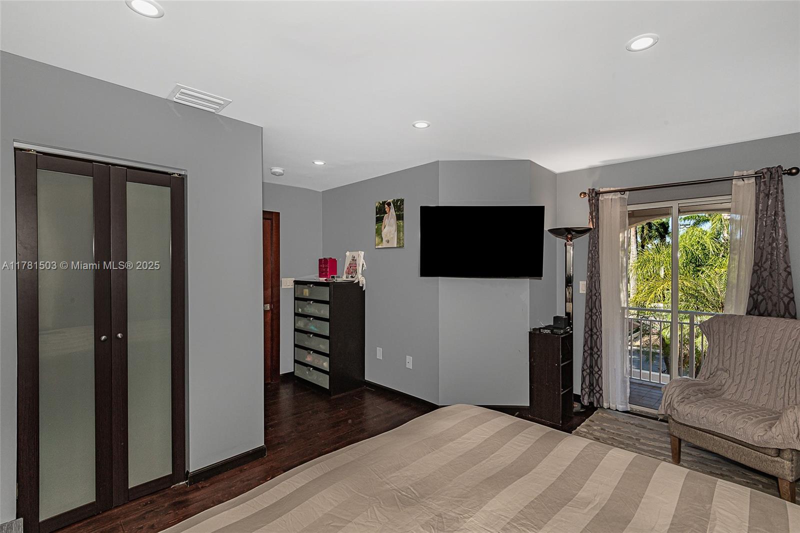 WEST LAKE VILLAGE PLAT - Residential