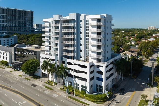 Contemporary condo, stainless steel appliances, open floor plan with large balcony with vast Downtown views. Few
minutes away to Coconut Grove Metrorail Station, giving access from Downtown to Dadeland range. Very practical
to UM students. Condominium has an indoor pool and gym. 1 assigned parking covered spot. Washer and dryer in
unit. 3 minute walk to Grove central mall; including Target, Panera Bread, Sprouts Farmers Market, Five Below,
Chipotle, Total wine and Club Studio. No pets.