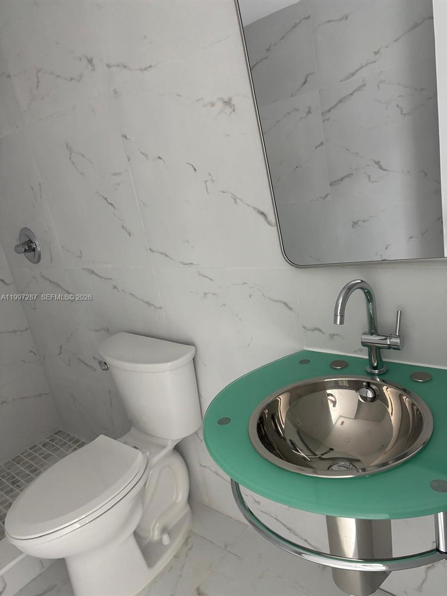 VILLA RUSTICA I CONDO - Residential Lease