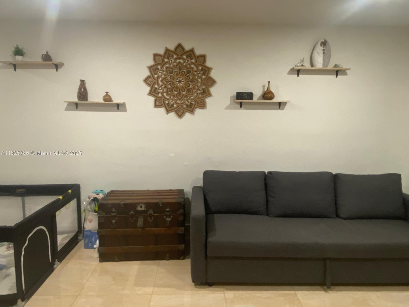 19001 NE 14th Ave 325, Miami, FL, 33179/$245,000 3 19001 NE 14th Ave 325