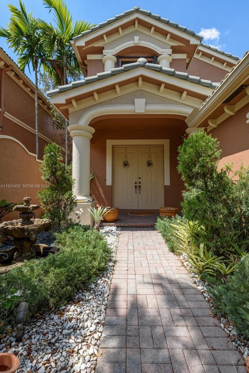 View photos, virtual tours, details... 2782 Kinsington Cir 25-4