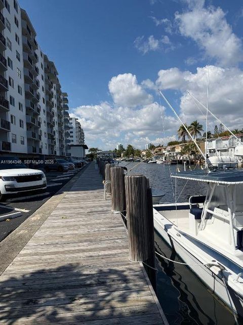 3703 NE 166th St 301 North Miami Beach FL 33160