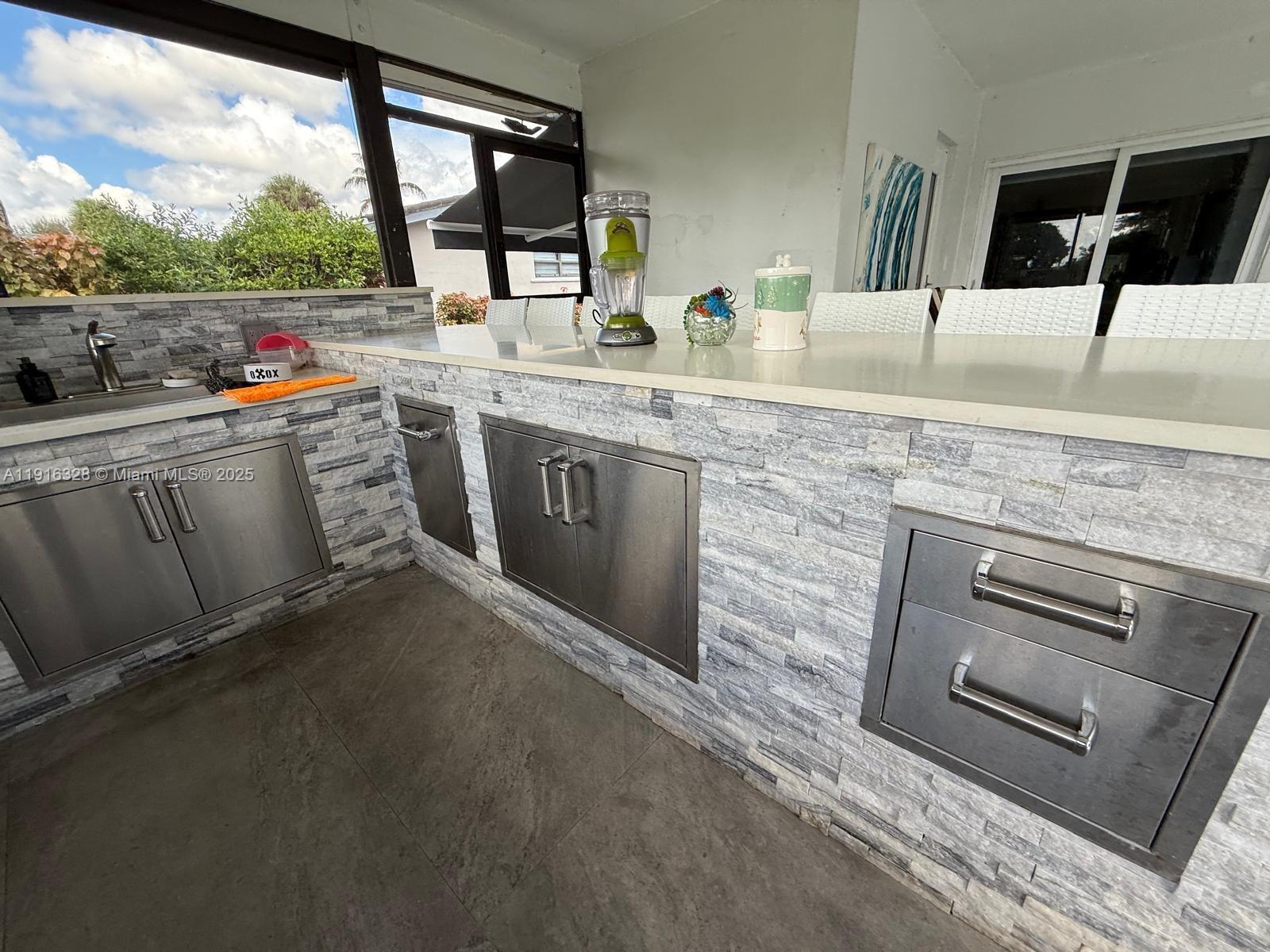 COUNTRY CLUB OF MIAMI EST - Residential