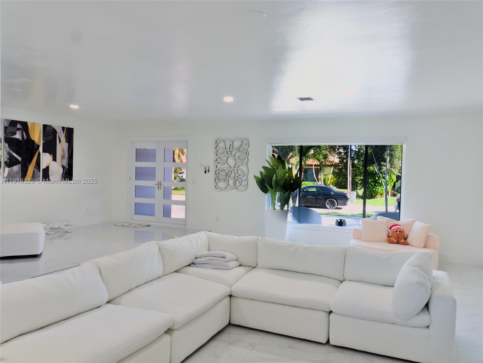 COUNTRY CLUB OF MIAMI EST - Residential