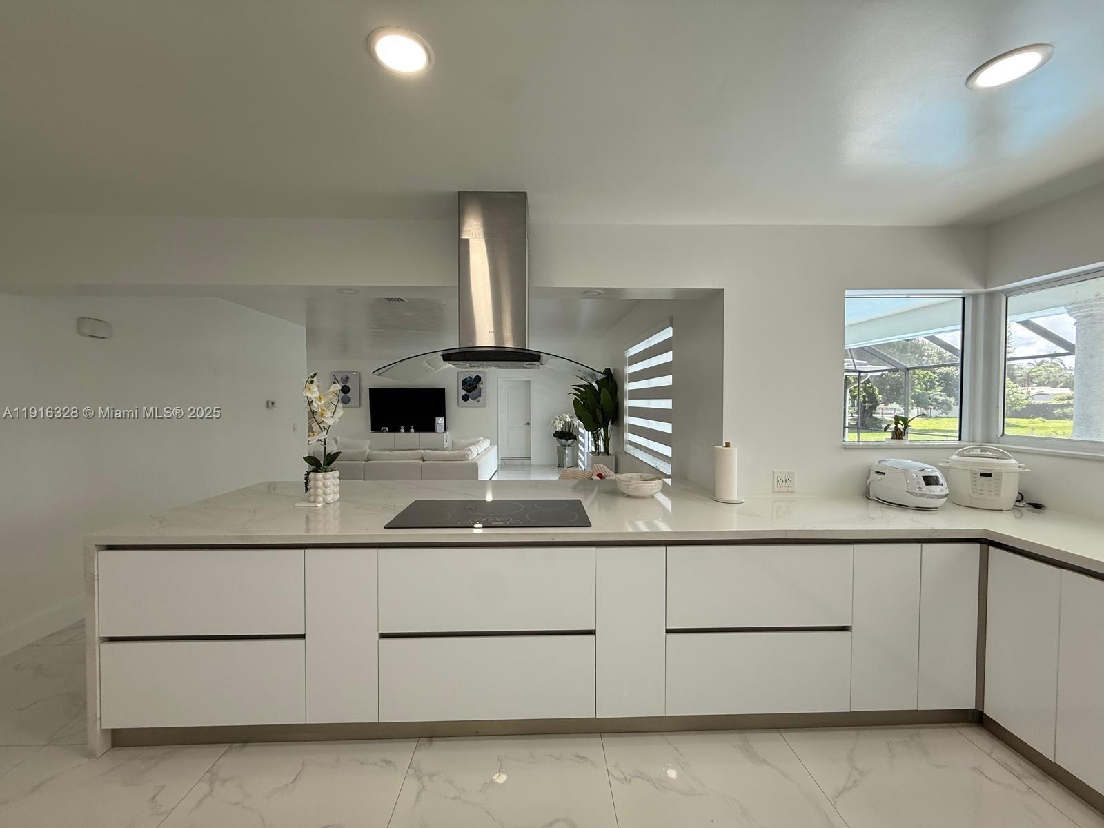 COUNTRY CLUB OF MIAMI EST - Residential