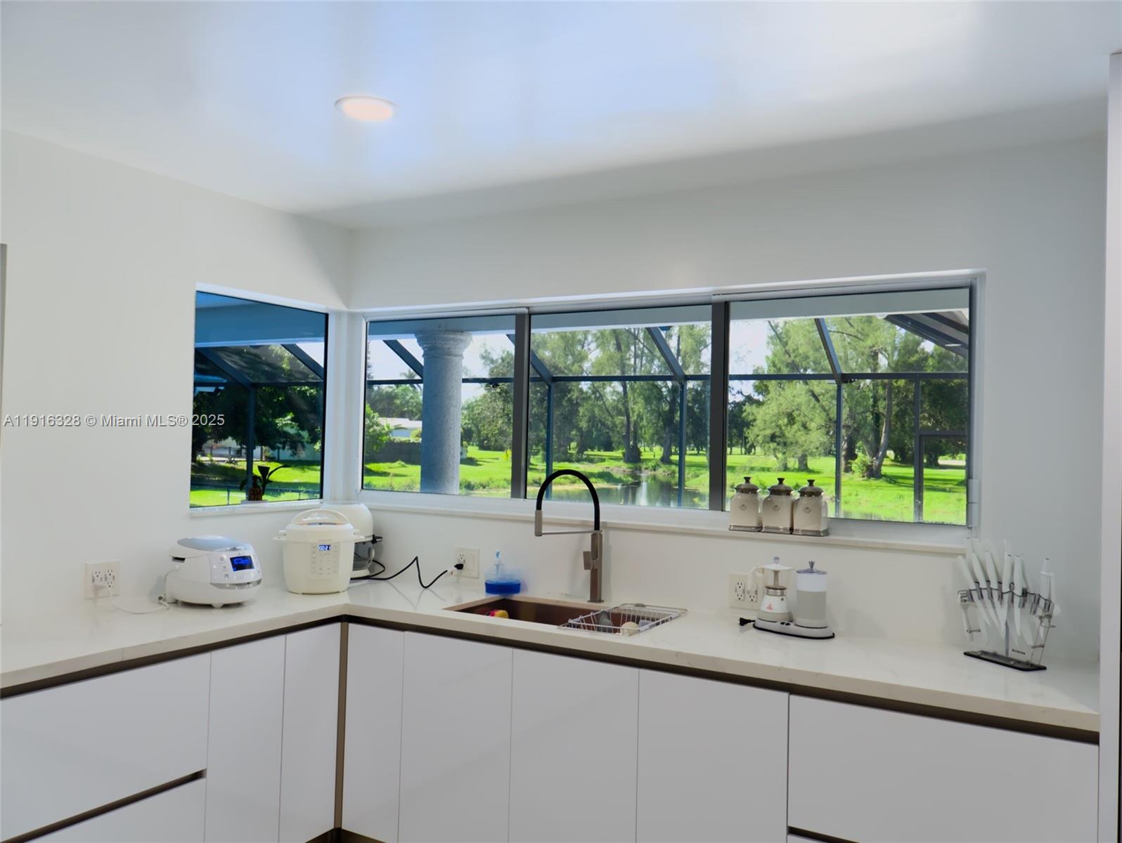 COUNTRY CLUB OF MIAMI EST - Residential