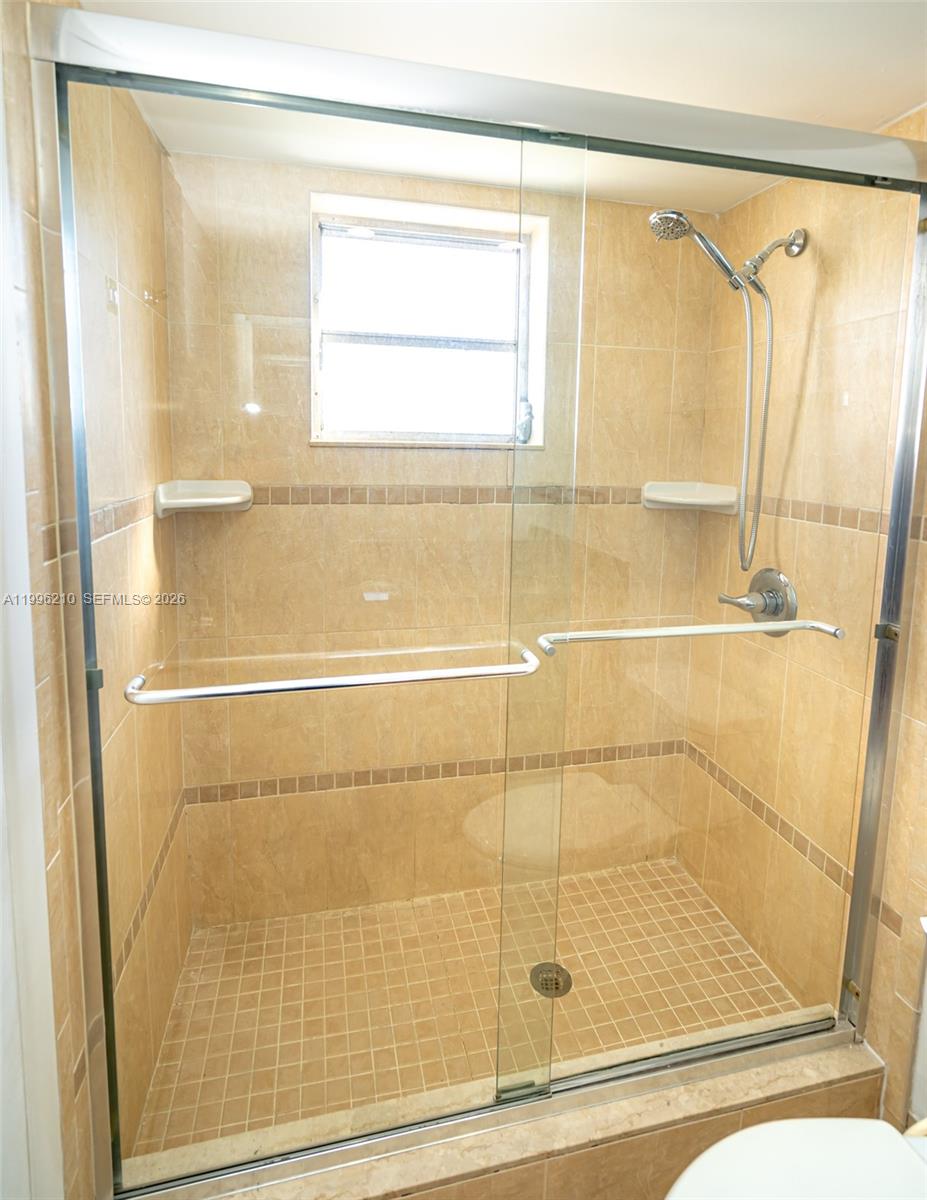 SUNSHORES CONDO - Residential