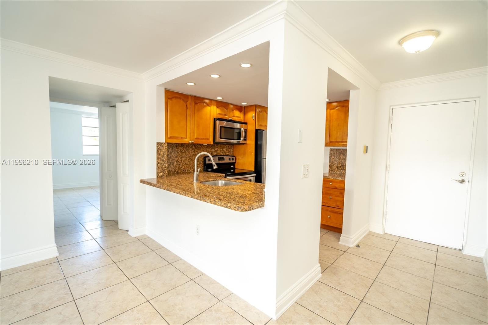 SUNSHORES CONDO - Residential