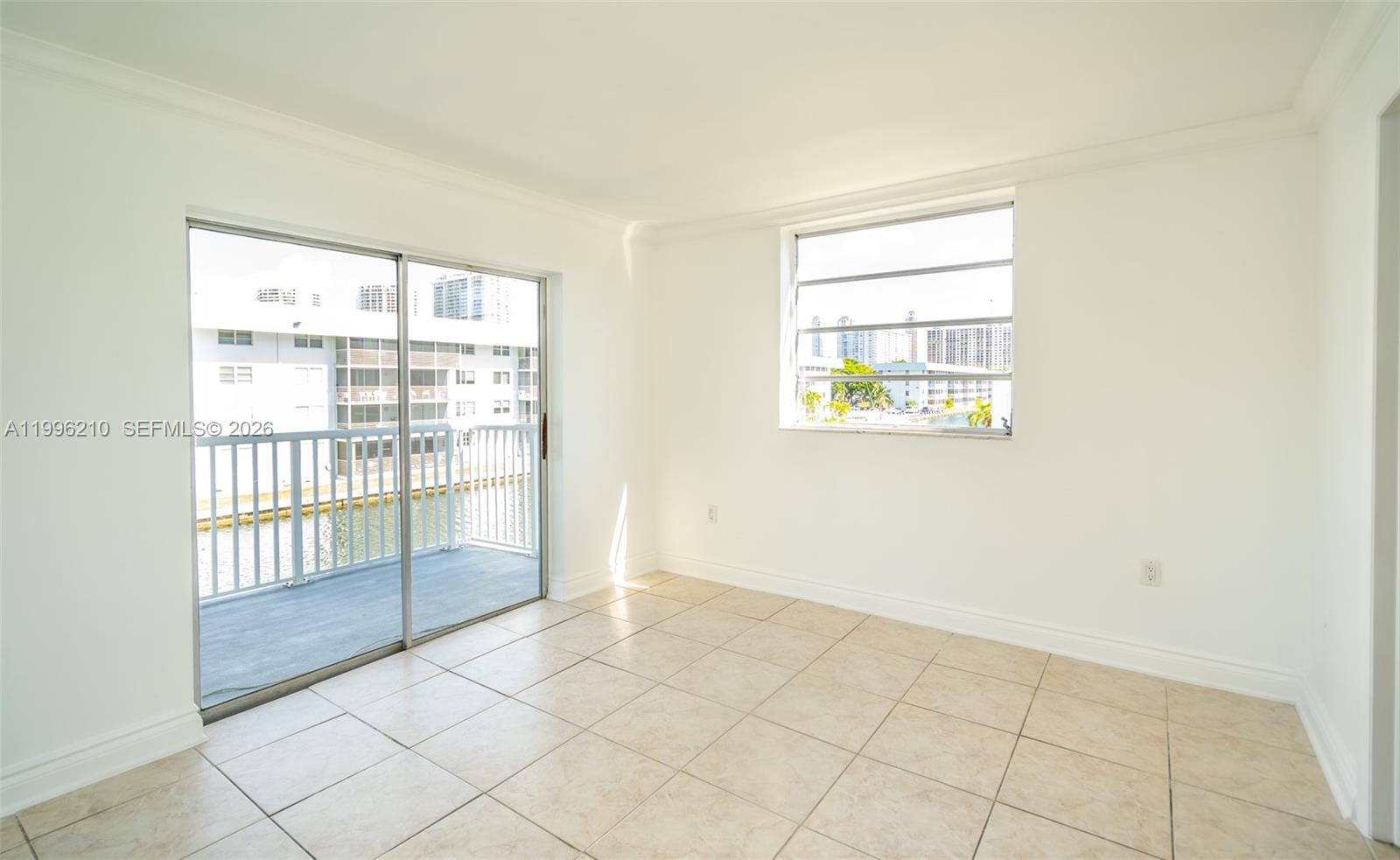 SUNSHORES CONDO - Residential