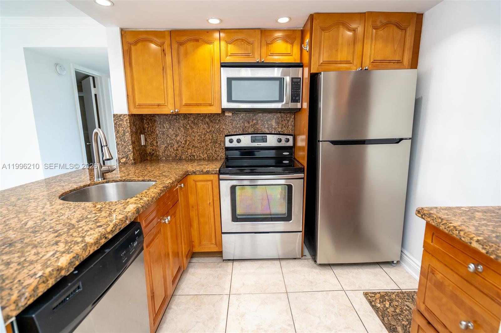 3527 NE 168th St 301