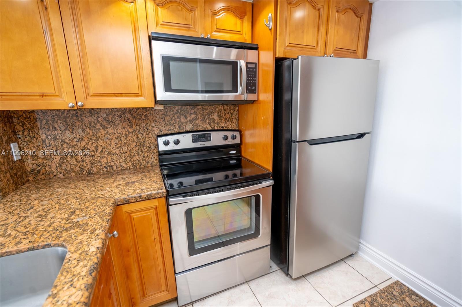 SUNSHORES CONDO - Residential