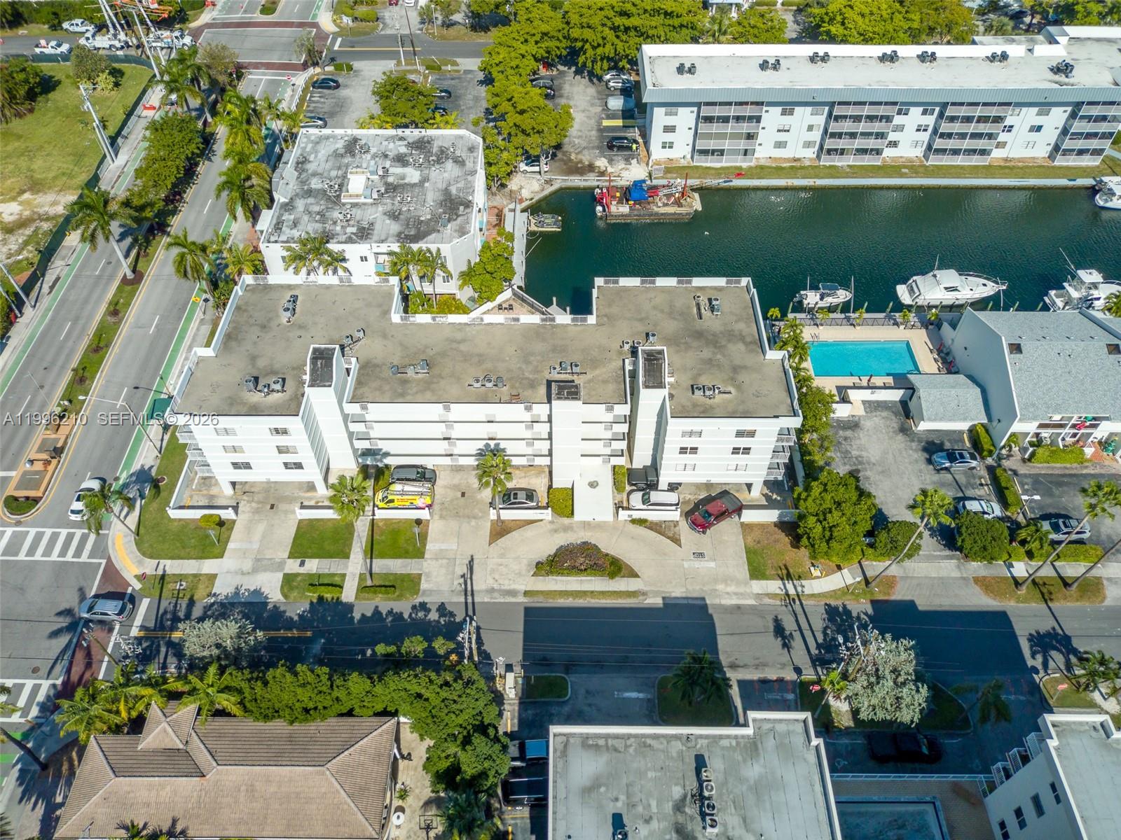 SUNSHORES CONDO - Residential