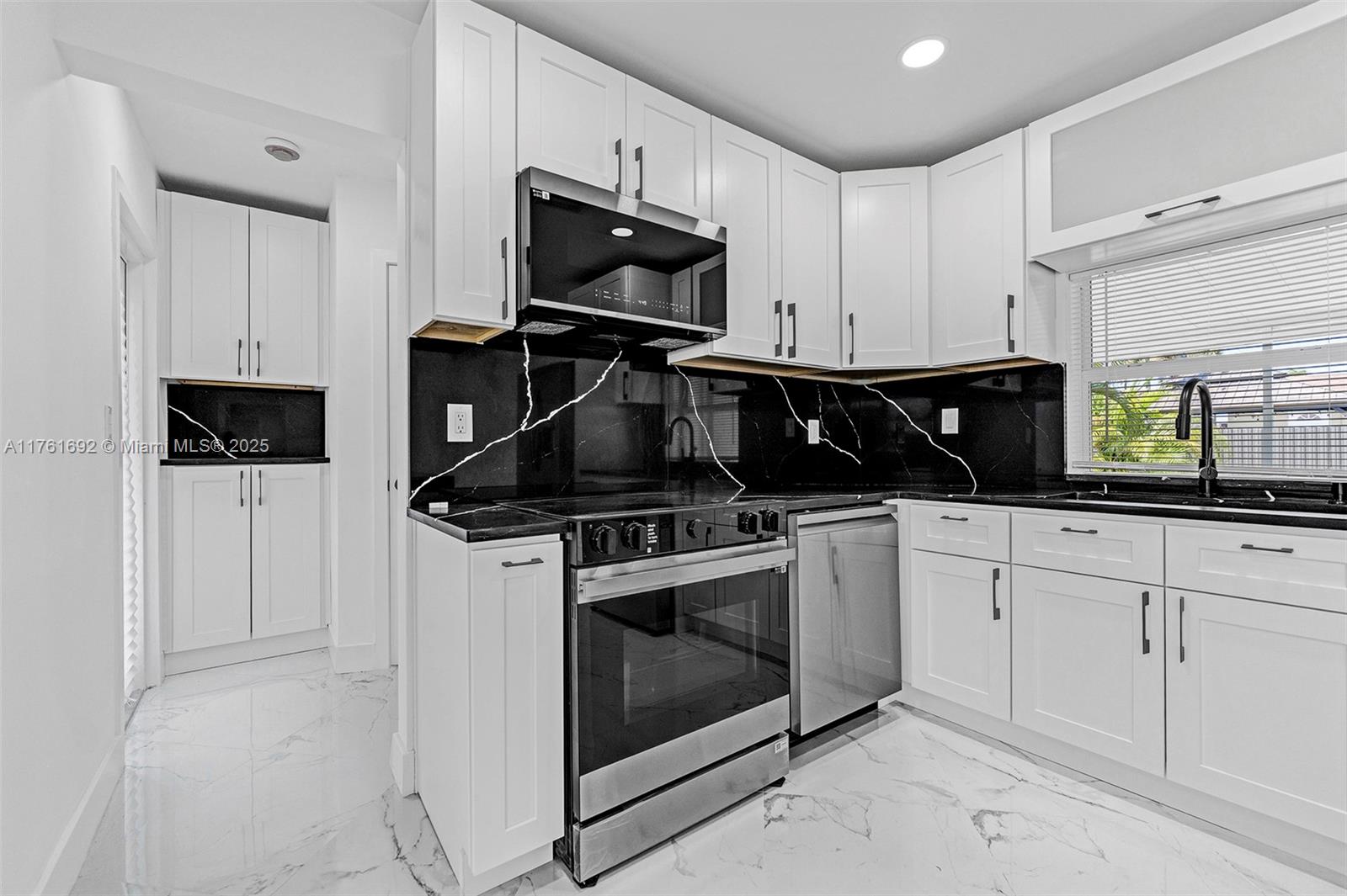 BOULEVARD HEIGHTS SECTION - Residential