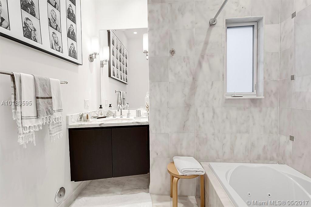 SAN MARINO ISLAND - Residential