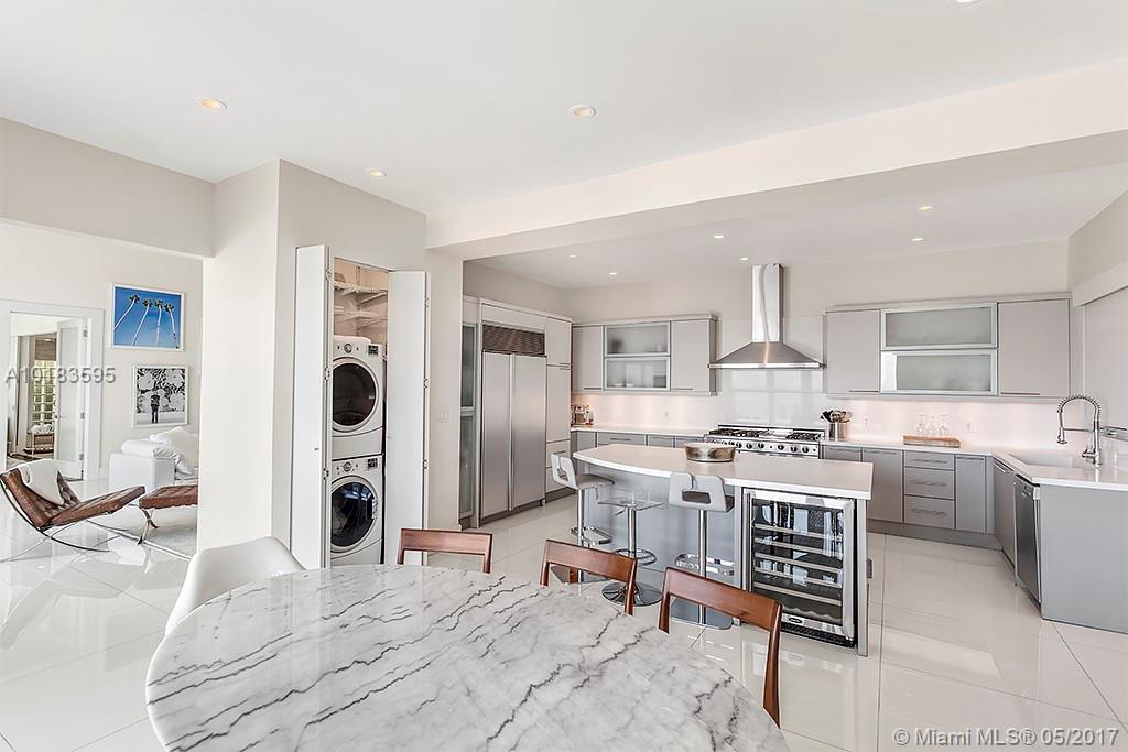 SAN MARINO ISLAND - Residential