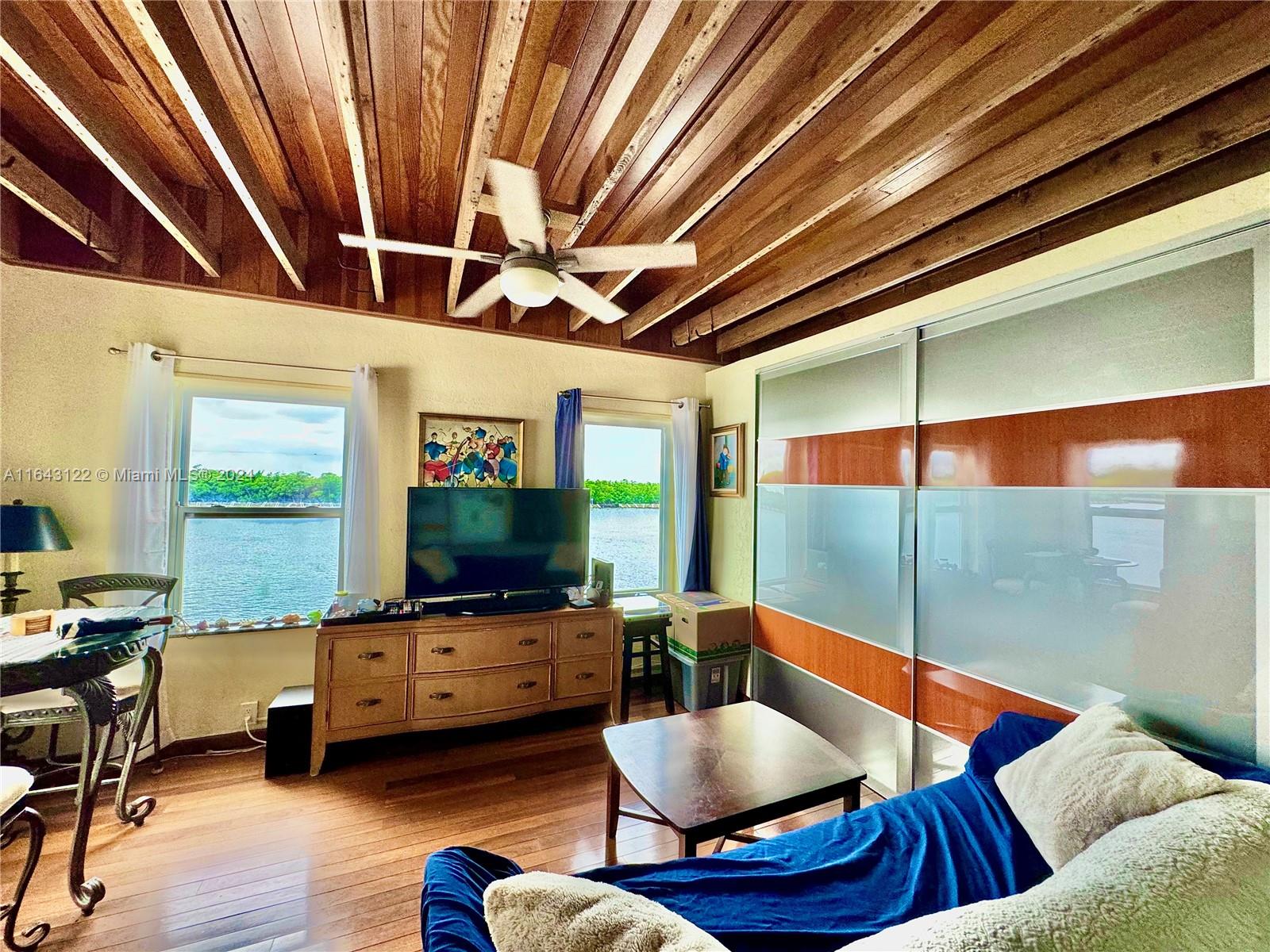 OPTIONAL DOCK - Residential