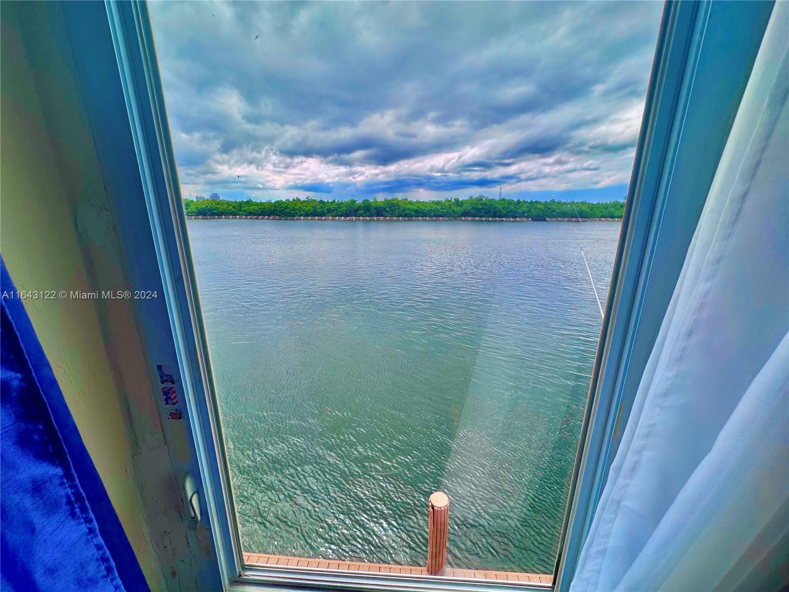 OPTIONAL DOCK - Residential