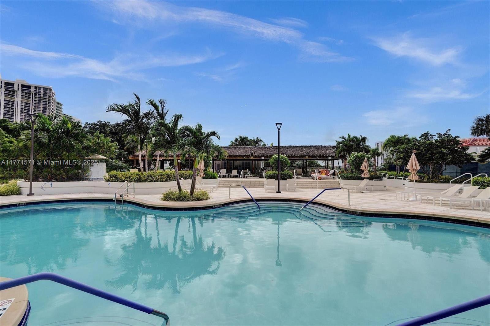 HAMPTONS WEST CONDO - Residential