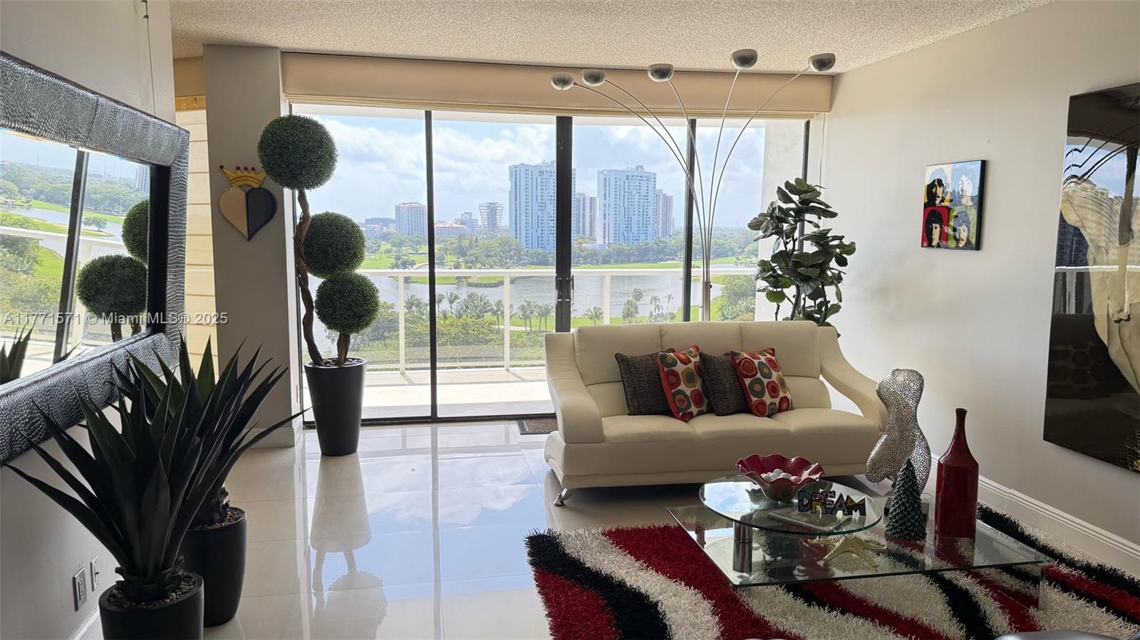 HAMPTONS WEST CONDO - Residential