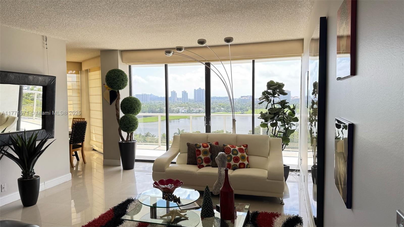 HAMPTONS WEST CONDO - Residential