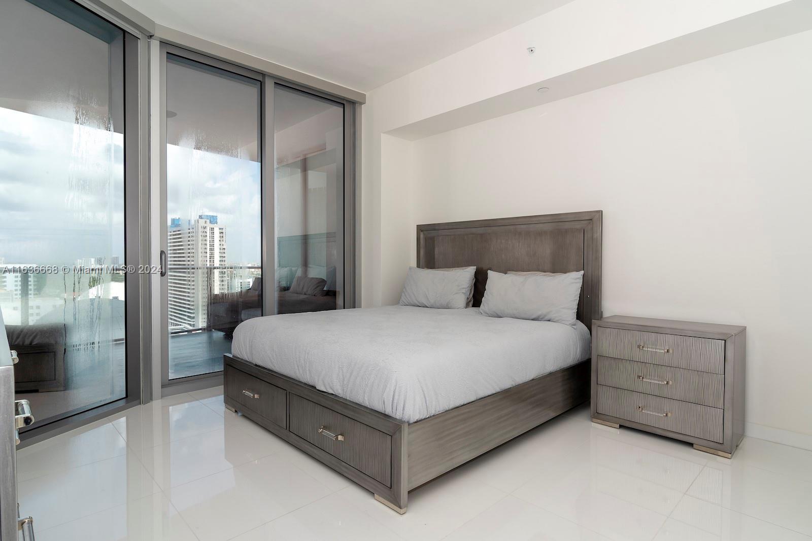 PARAMOUNT MIAMI WORLDCENT - Residential