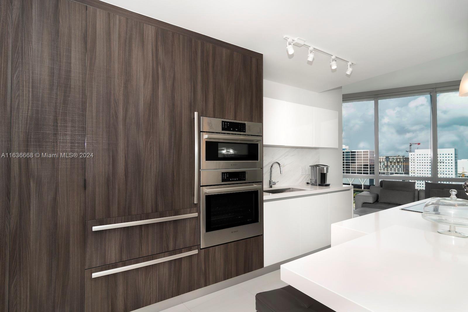 PARAMOUNT MIAMI WORLDCENT - Residential