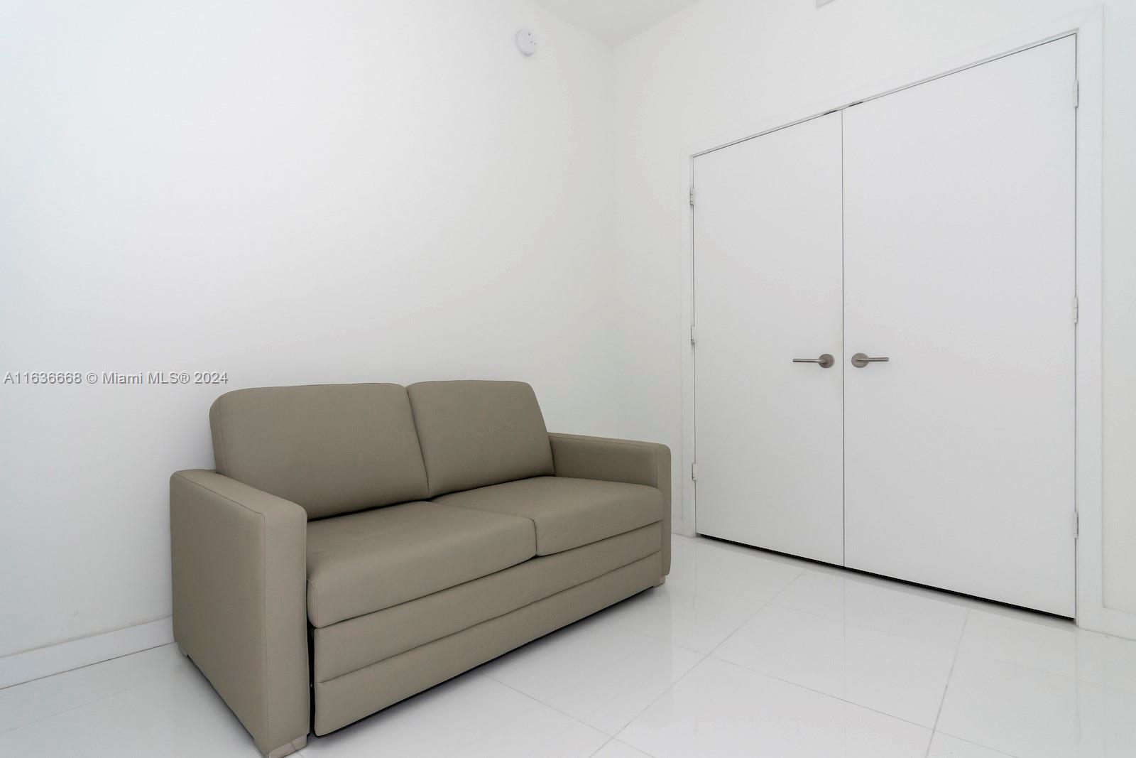 PARAMOUNT MIAMI WORLDCENT - Residential