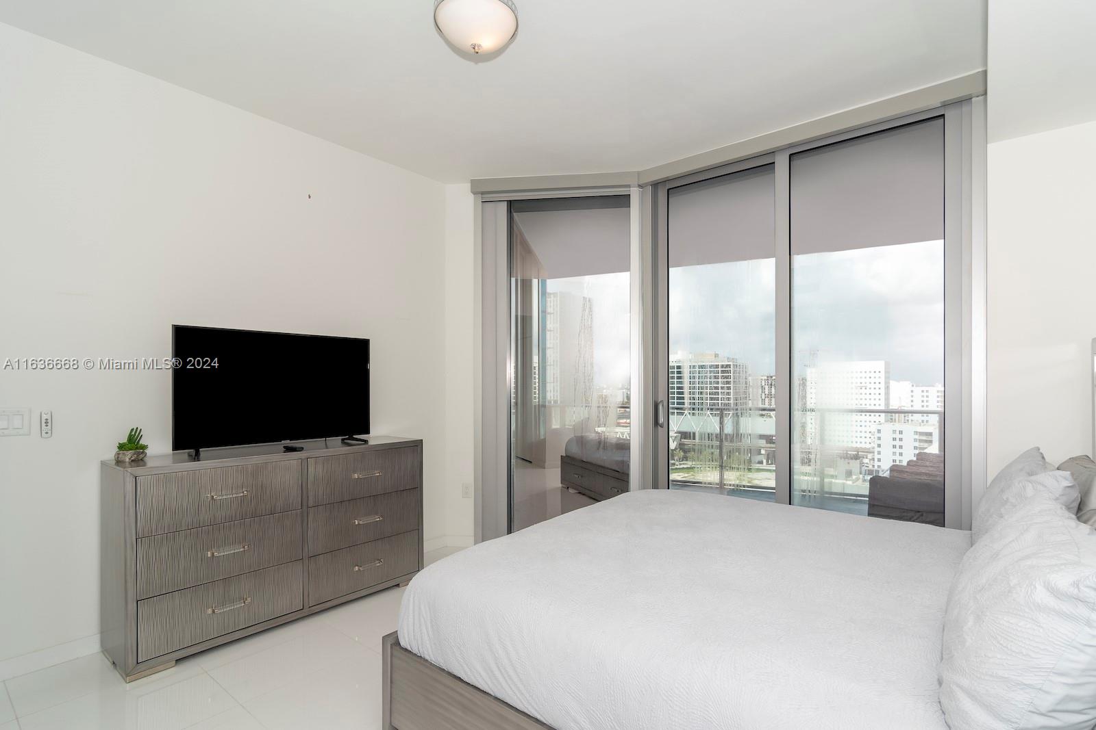PARAMOUNT MIAMI WORLDCENT - Residential