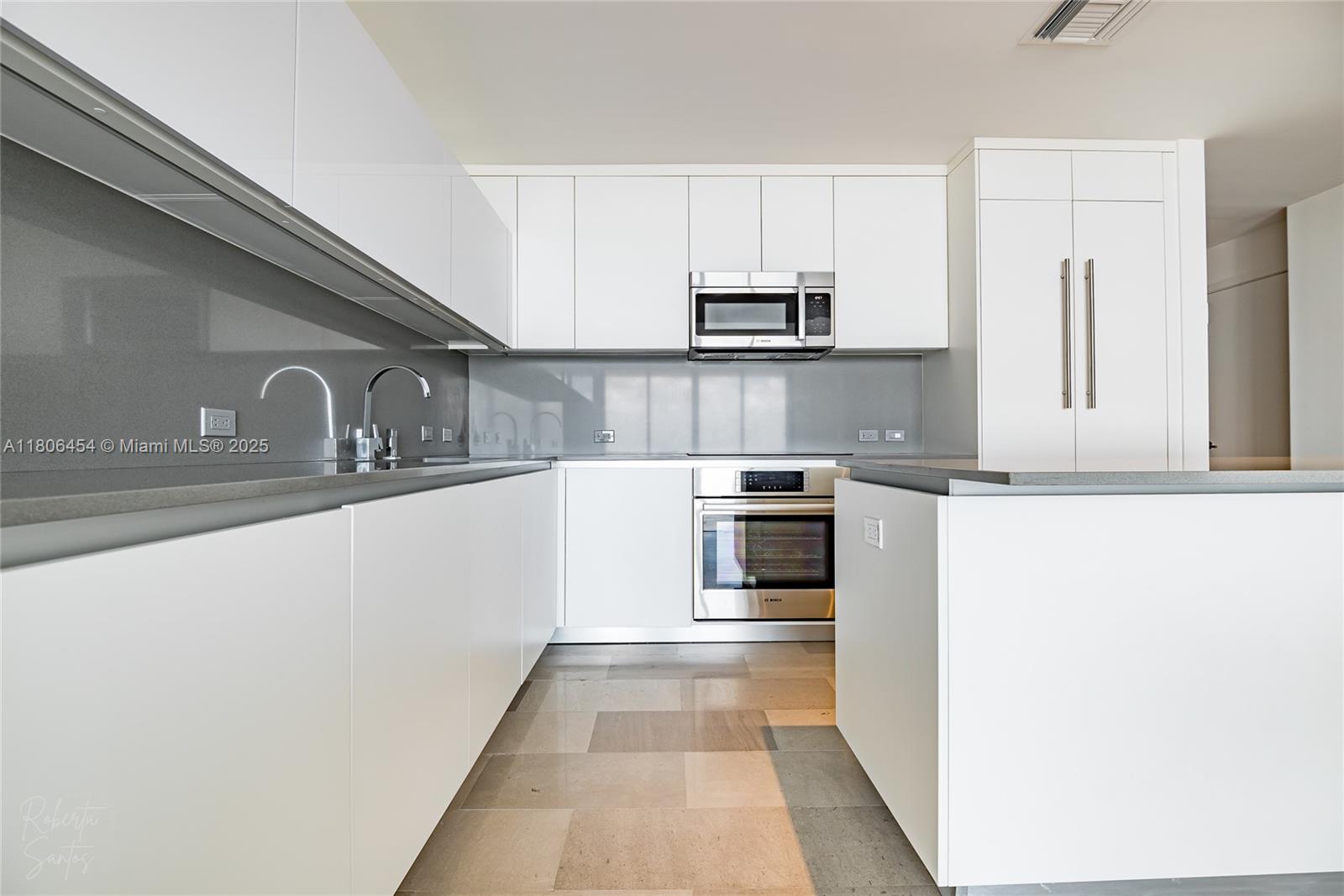 RISE CONDO - Residential