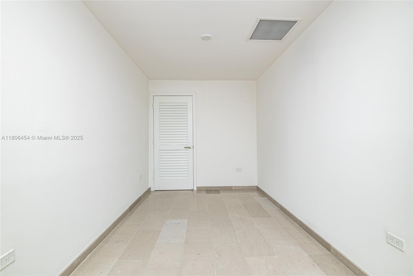 RISE CONDO - Residential